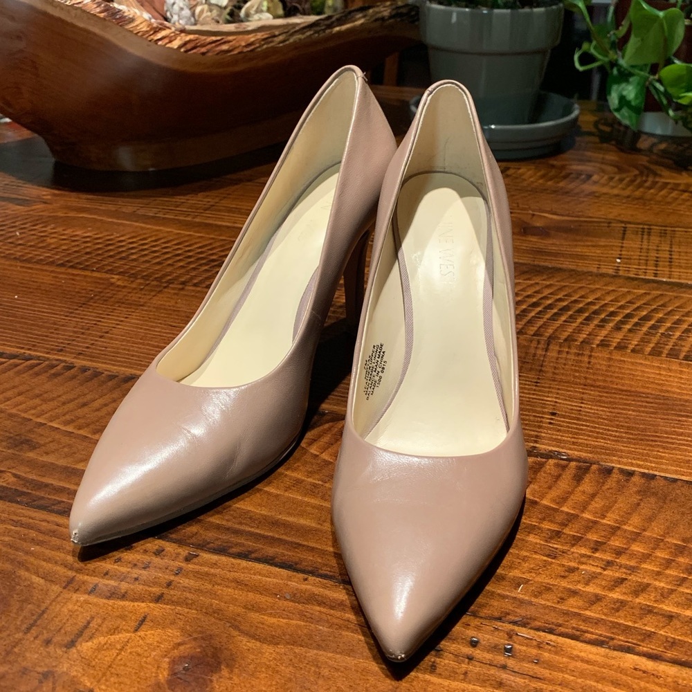 Nine West Flax Leather Dress Pump